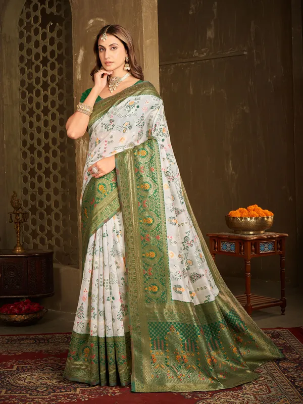 White_Green_Georgette_Kanjivaram_Silk_Blend_Saree_For_Women_|_With_Blouse_Piece