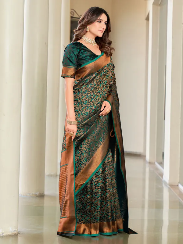 Green_Gold_Satin_Woven_Banarasi_Jacquard_Saree_For_Women_|_With_Blouse_Piece