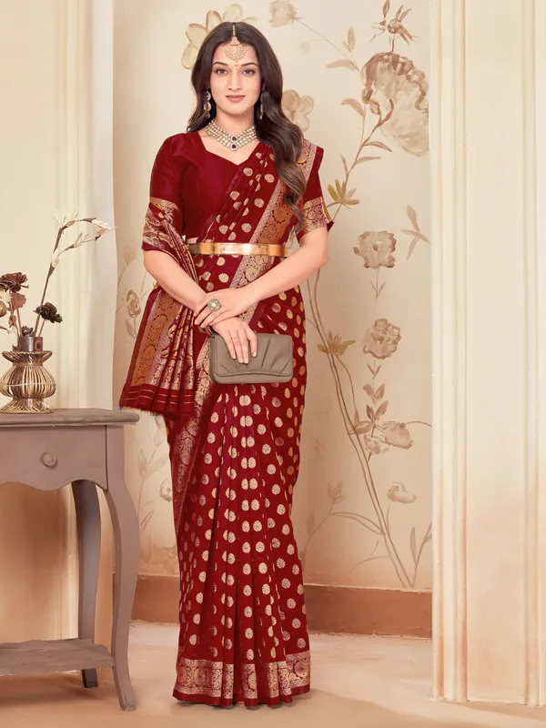 Maroon_Kanjivaram_Silk_Blend_Woven_Saree_For_Women_|_With_Blouse_Piece