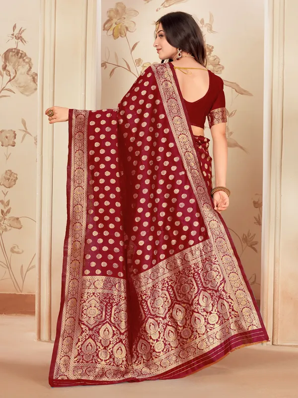 Maroon_Kanjivaram_Silk_Blend_Woven_Saree_For_Women_|_With_Blouse_Piece