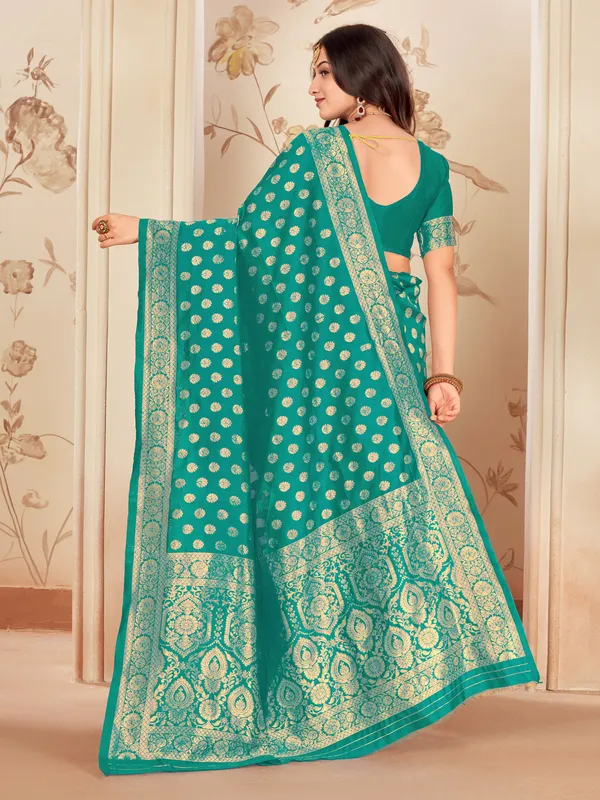Light_Green_Kanjivaram_Silk_Blend_Woven_Saree_For_Women_|_With_Blouse_Piece