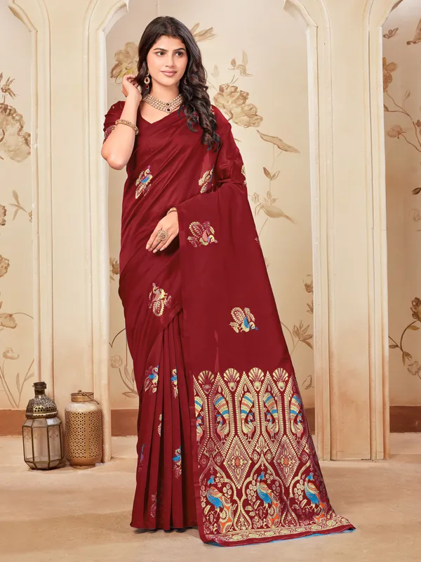 Maroon_Kanjivaram_Silk_Blend_Woven_Saree_For_Women_|_With_Blouse_Piece