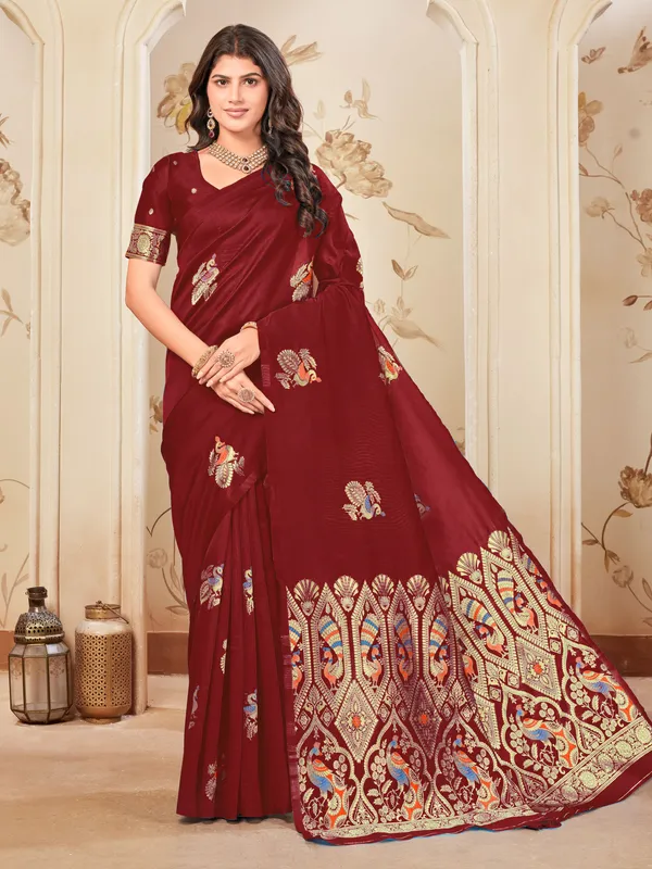Maroon_Kanjivaram_Silk_Blend_Woven_Saree_For_Women_|_With_Blouse_Piece