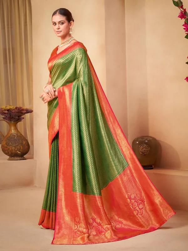 Green_Red_Kanjivaram_Pure_Silk_Jacquard_Woven_Saree_For_Women_|_With_Blouse_Piece