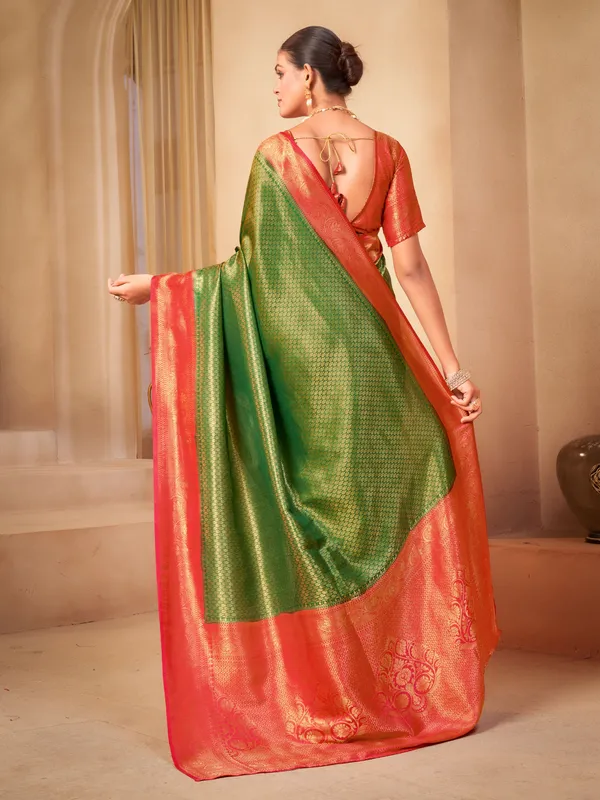Green_Red_Kanjivaram_Pure_Silk_Jacquard_Woven_Saree_For_Women_|_With_Blouse_Piece