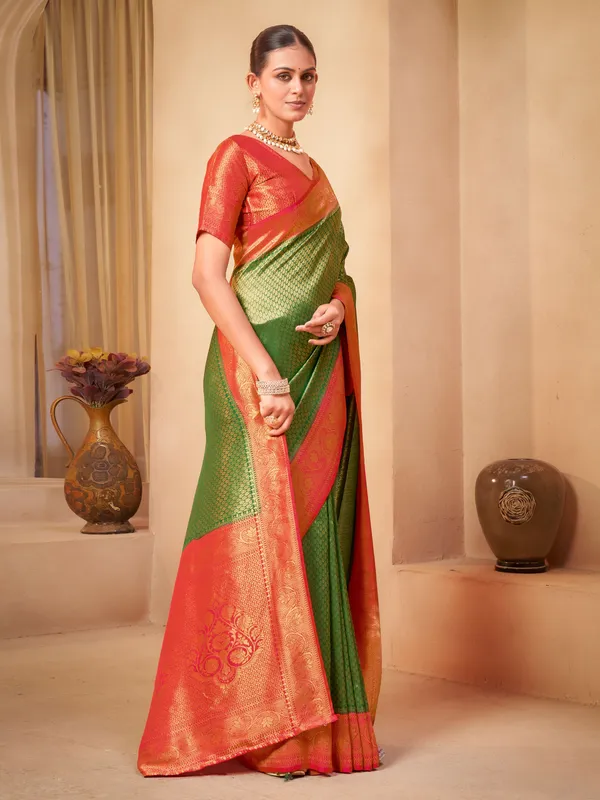 Green_Red_Kanjivaram_Pure_Silk_Jacquard_Woven_Saree_For_Women_|_With_Blouse_Piece
