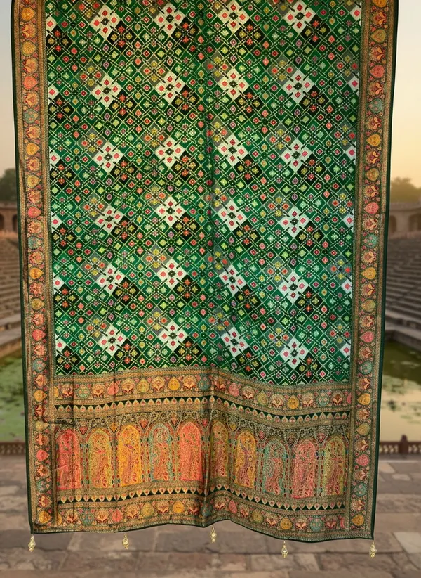 Green_Patola_Silk_Jacquard_Woven_Printed_Saree_For_Women_|_With_Blouse_Piece