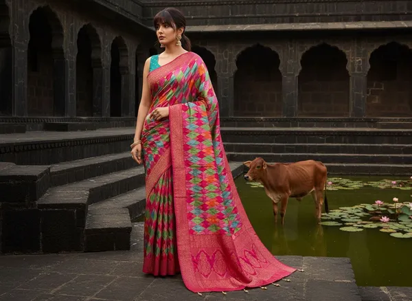 Pink_Banarasi_Pure_Silk_Satin_Jacquard_Woven_Saree_For_Women_|_With_Blouse_Piece