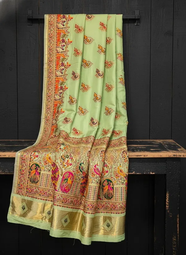 Sariya_Light_Green_Semi_Pashmina_Jacquard_Woven_Saree_For_Women_|_With_Blouse_Piece