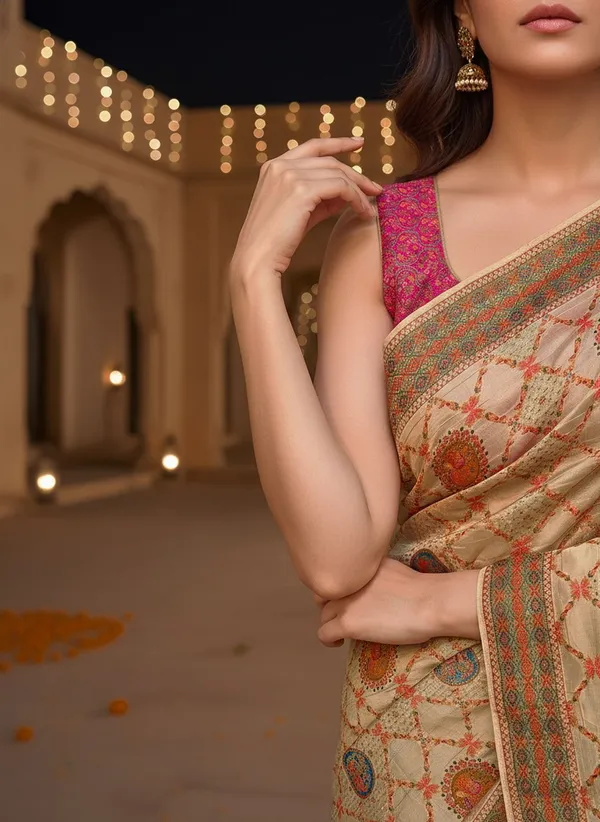 Off_White_Banarasi_Pure_Silk_Jacquard_Placement_Print_Saree_For_Women_|_With_Blouse_Piece