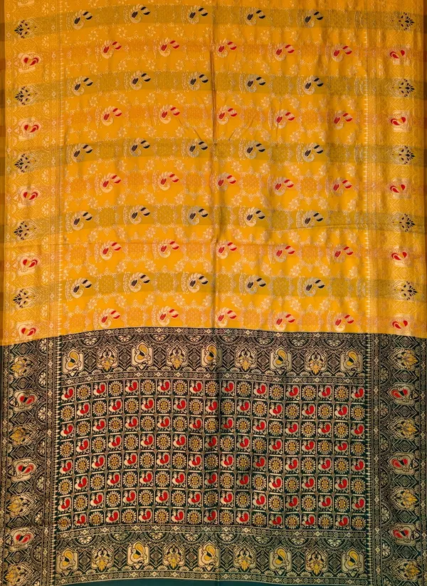 Yellow_Banarasi_Silk_Blend_Jacquard_Woven_Peacock_Motif_Saree_For_Women_|_With_Blouse_Piece