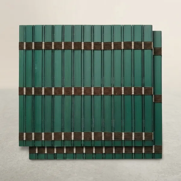 Brown_And_Green_Bamboo_Woven_Placemat_Set_For_Dining_Table(Pvc_Blinds)