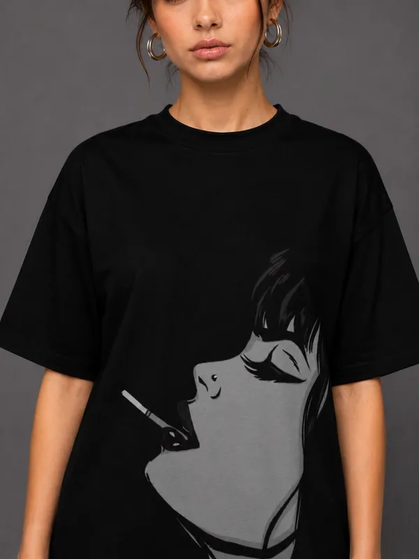 BLACK_LIGHT_OVERSIZED_TSHIRT