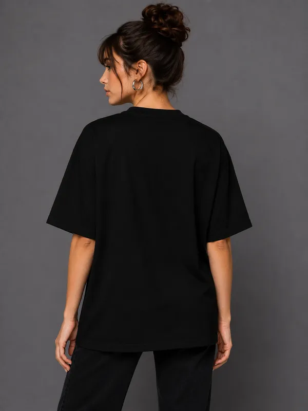 BLACK_LIGHT_OVERSIZED_TSHIRT