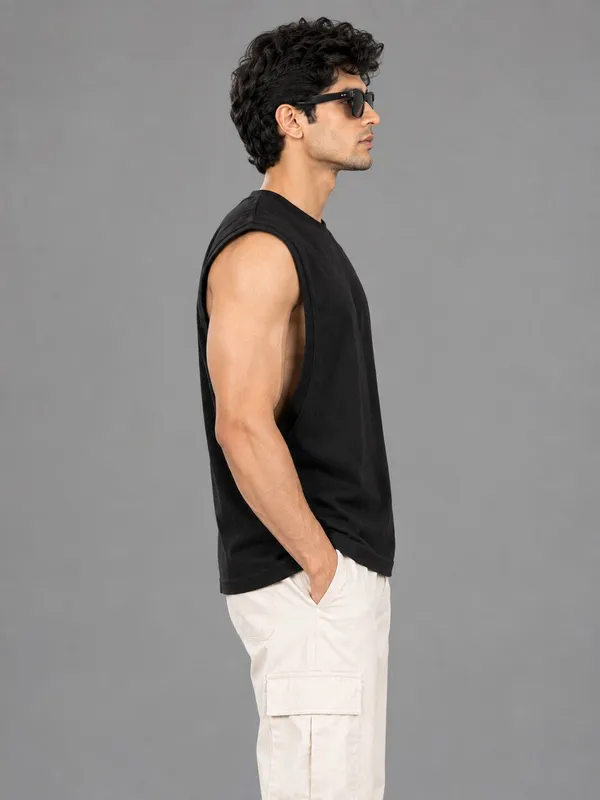 SLEEVELESS_OVERSIZED_TEE