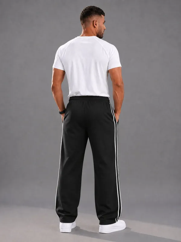 Wide_Fit_Side-Stripe_Jogger_Men