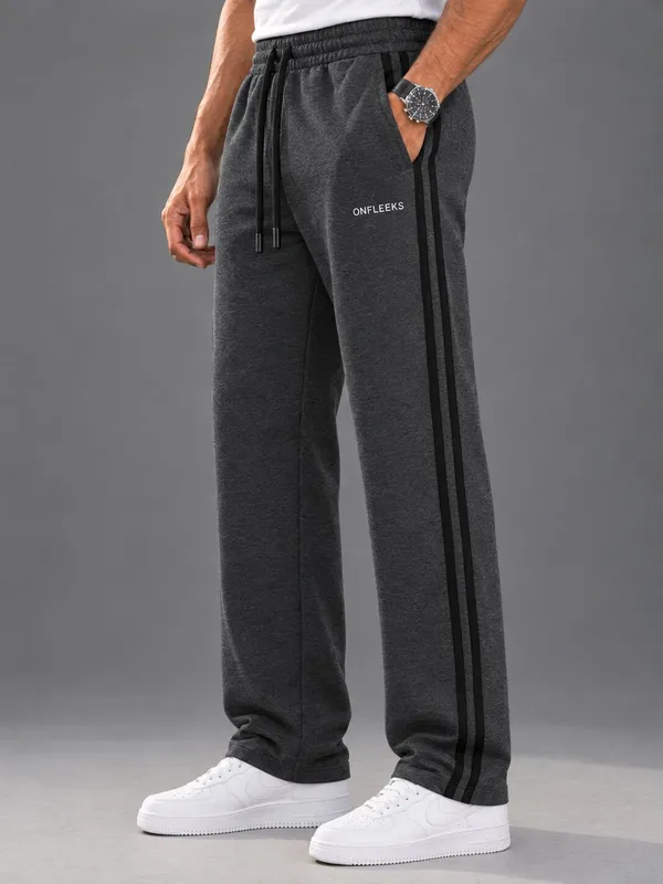 Wide_Fit_Side-Stripe_Jogger_Men