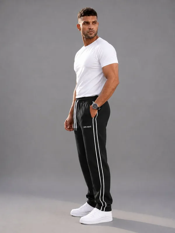 Wide_Fit_Side-Stripe_Jogger_Men
