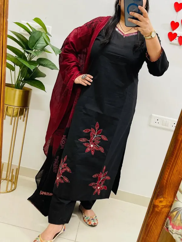 Black_Embroidered_Ethnic_Suit_Set_With_Maroon_Dupatta_3_Piece_Salwar_Kameez
