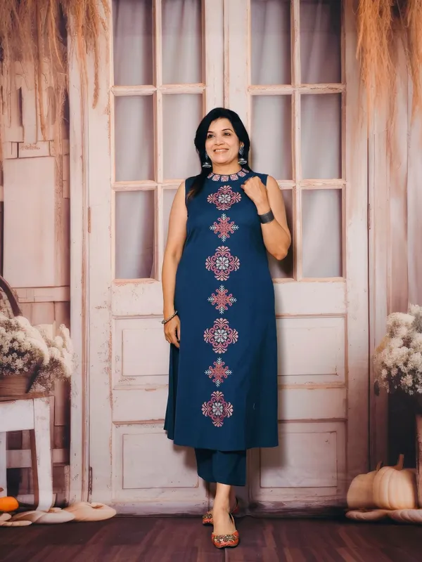 Navy_Blue_Embroidered_Sleeveless_Kurta_With_Palazzo_Set