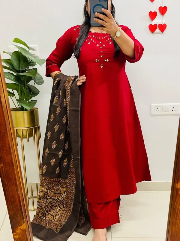 Red_Embroidered_Cotton_Salwar_Suit_Set_With_Dupatta