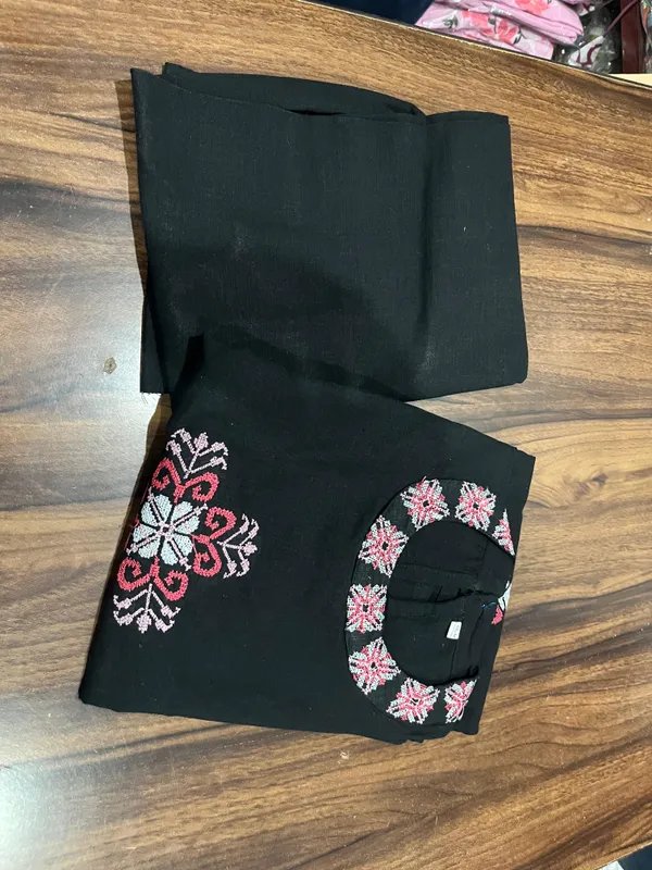 Black_Embroidered_Sleeveless_Kurti_With_Floral_Motifs