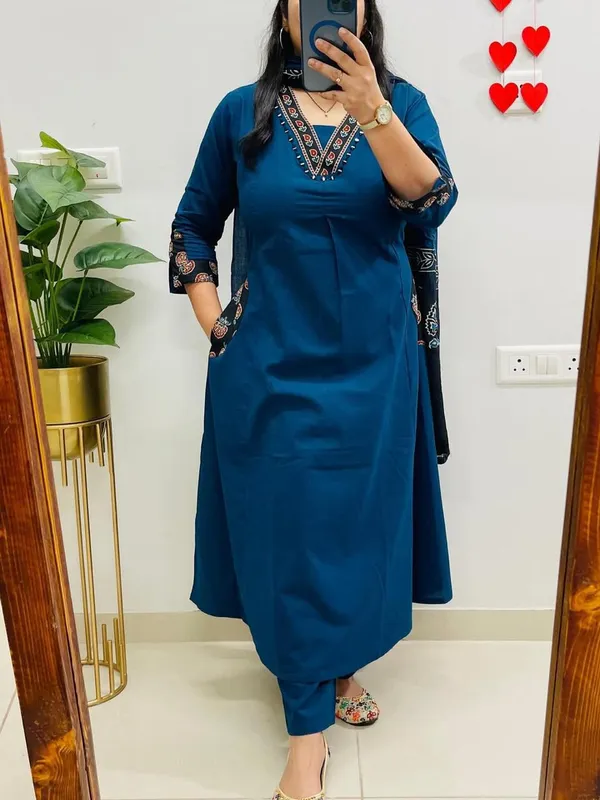 Blue_Embroidered_Pakistani_Style_Suit_Set_With_Black_Dupatta
