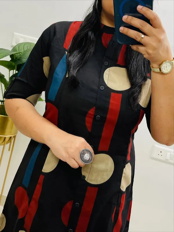 Women_Black_Printed_Kurta_With_Pants_Set_Multicolor_Geometric_Pattern