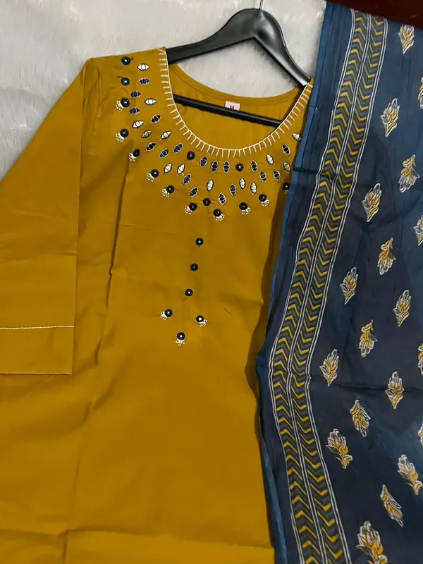 Mustard_Yellow_Embellished_Kurta_Set_With_Teal_Dupatta