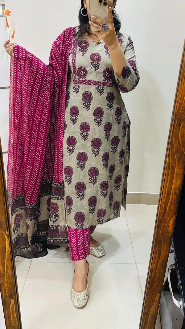 Women_Cotton_Printed_Suit_Set_Beige_Kurta_With_Pink_Dupatta_And_Pants