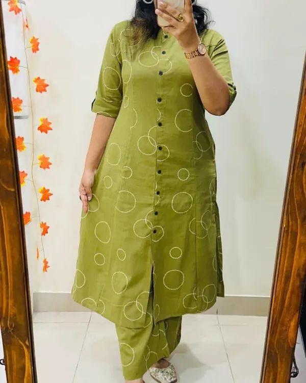 Women_Olive_Green_Circle_Print_Kurta_Set_With_Straight_Pants