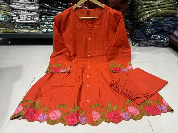 Orange_Embroidered_Floral_Tunic_Set_With_Pants