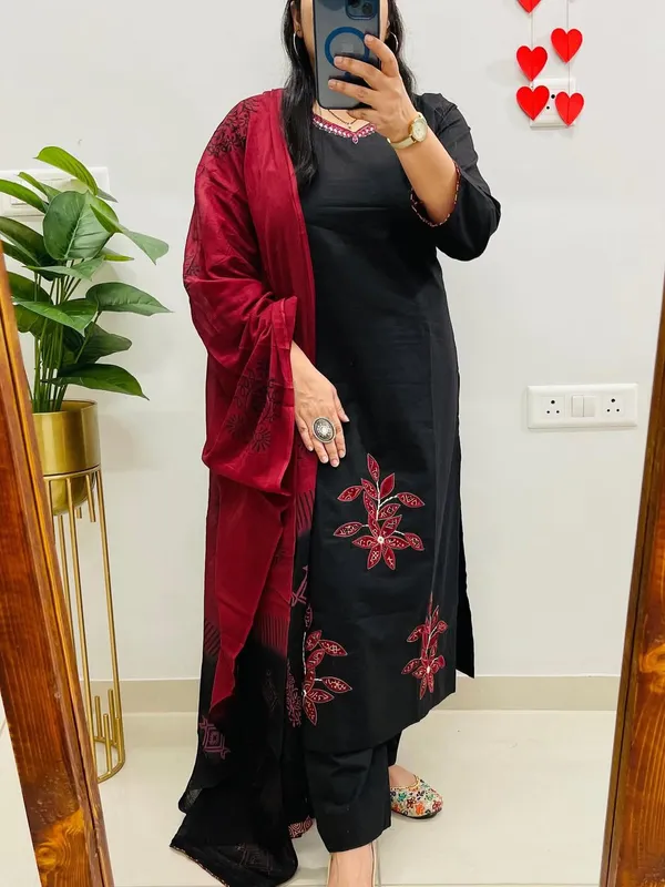 Black_Embroidered_Ethnic_Suit_Set_With_Maroon_Dupatta_3_Piece_Salwar_Kameez