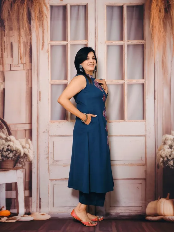 Navy_Blue_Embroidered_Sleeveless_Kurta_With_Palazzo_Set