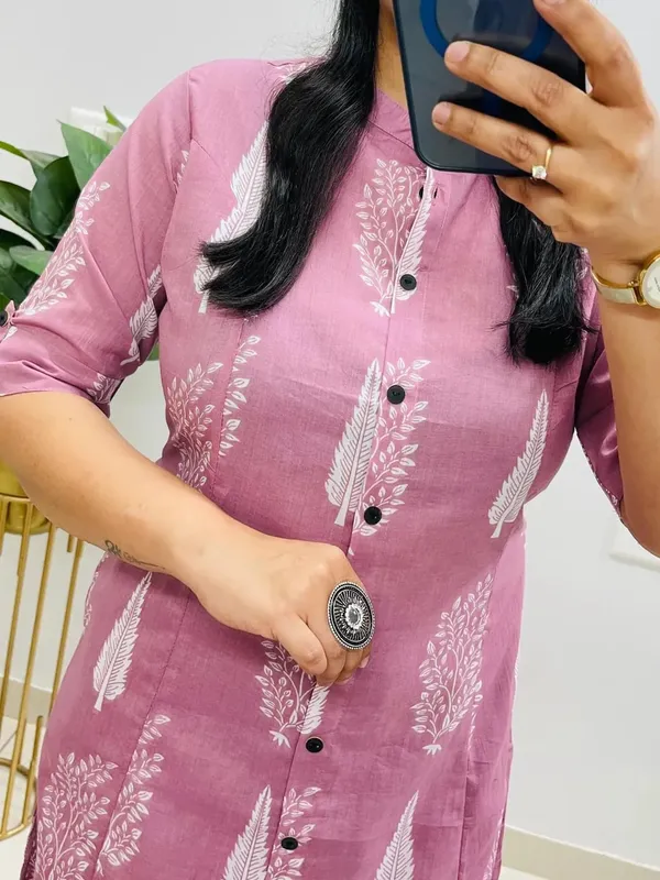Pink_Printed_Kurta_With_White_Feather_Design