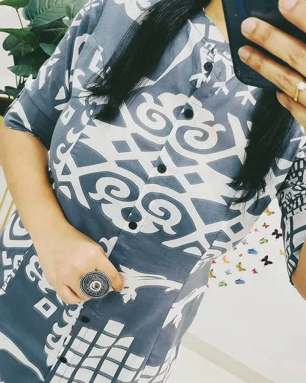 Women_Grey_And_White_Printed_Maxi_Dress