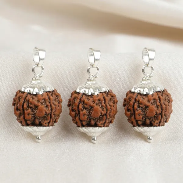 5-Mukhi_Rudraksha_Pendant_with_Decorative_Cap_-_Pack_of_3