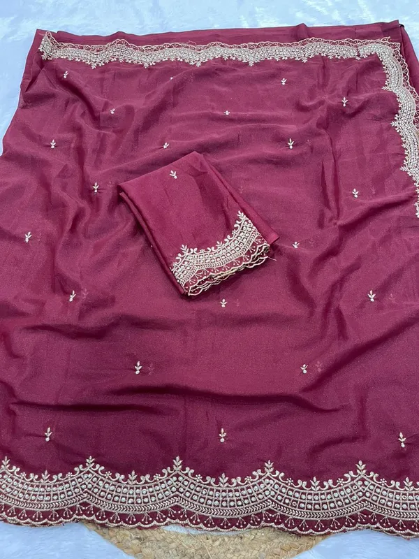 Maroon_Star_Georgette_Saree_With_Unstitched_Blouse_Piece_For_Women