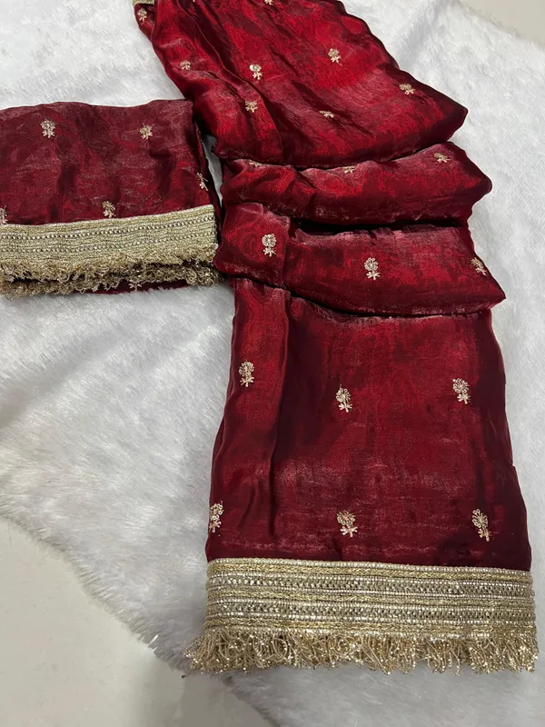 Maroon_Fendi_Chiffon_Saree_With_Unstitched_Blouse_Piece_For_Women