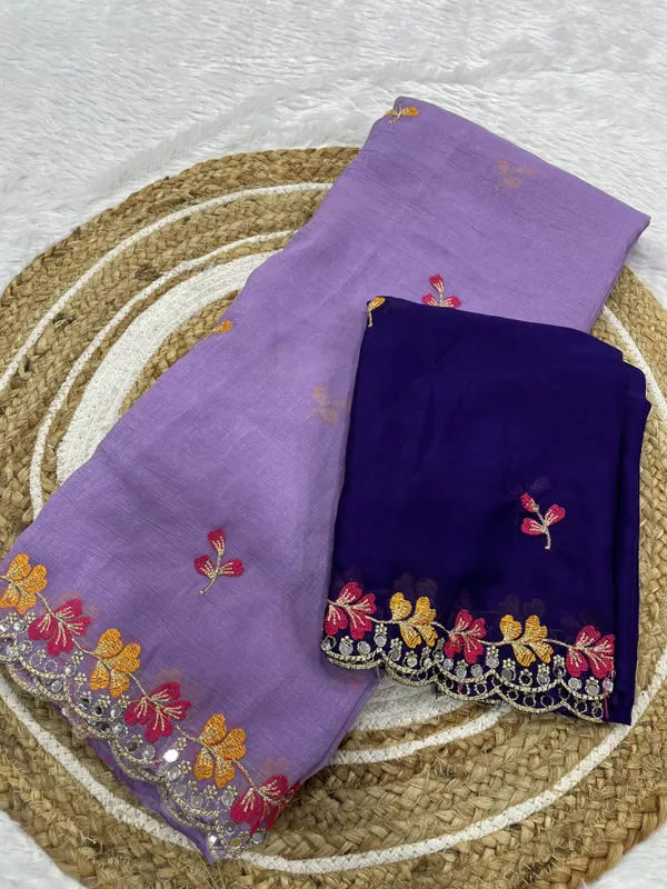 Purple_Crunchy_Chiffon_Saree_With_Unstitched_Blouse_Piece_For_Women