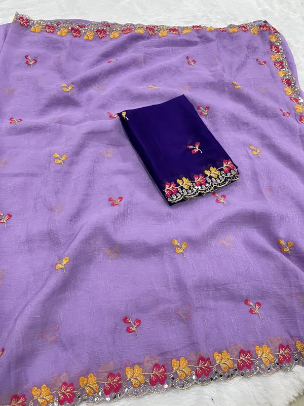 Purple_Crunchy_Chiffon_Saree_With_Unstitched_Blouse_Piece_For_Women