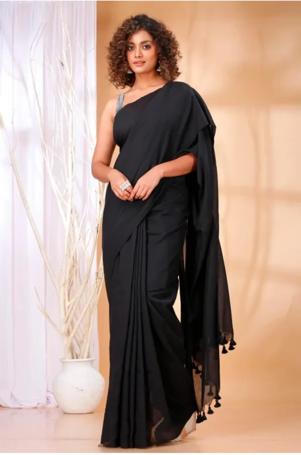 Elegant_Black_Saree_With_Tassel_Border