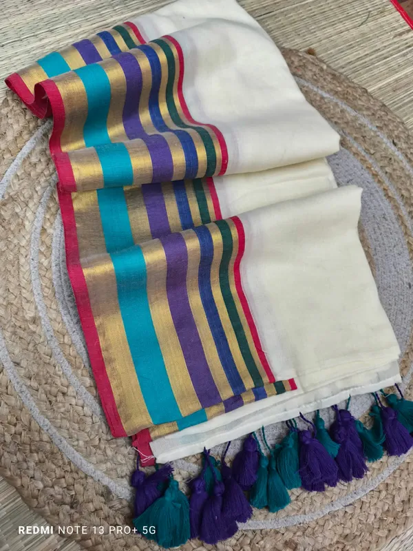 Off_White_Moll_Cotton_Saree_With_Blouse_Tosses