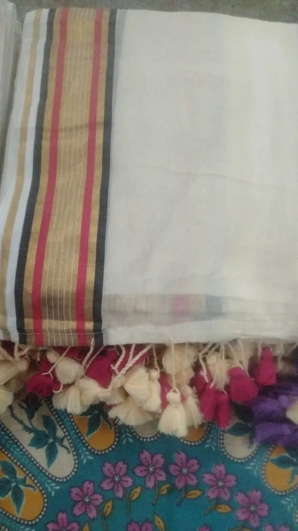 White_Moll_Cotton_Saree_With_Blouse_Tassels