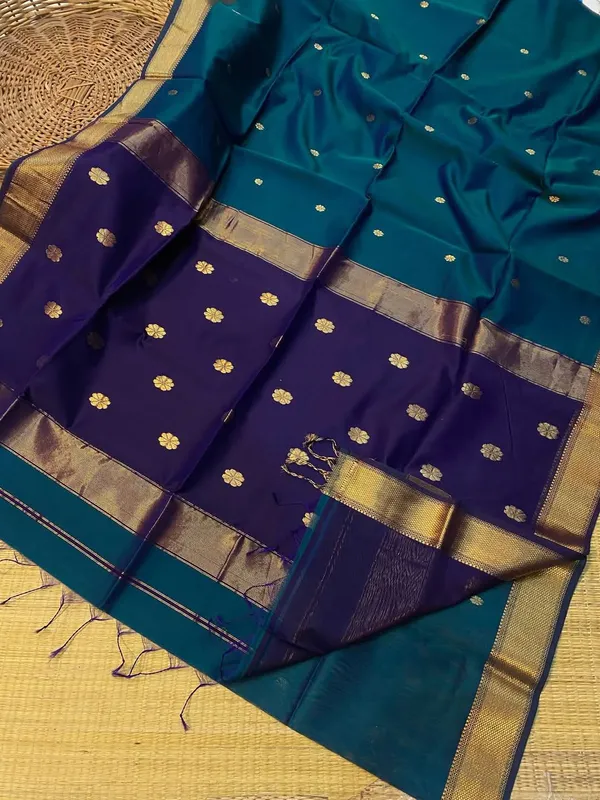 Teal_Blue_Maheshwari_Silk__Saree_With_Blouse_Tosses