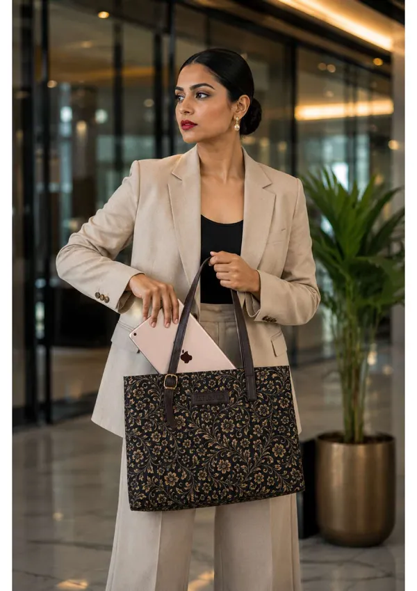 Black_Gold_Floral_Print_Canvas_Structured_Tote_Bag_For_Women