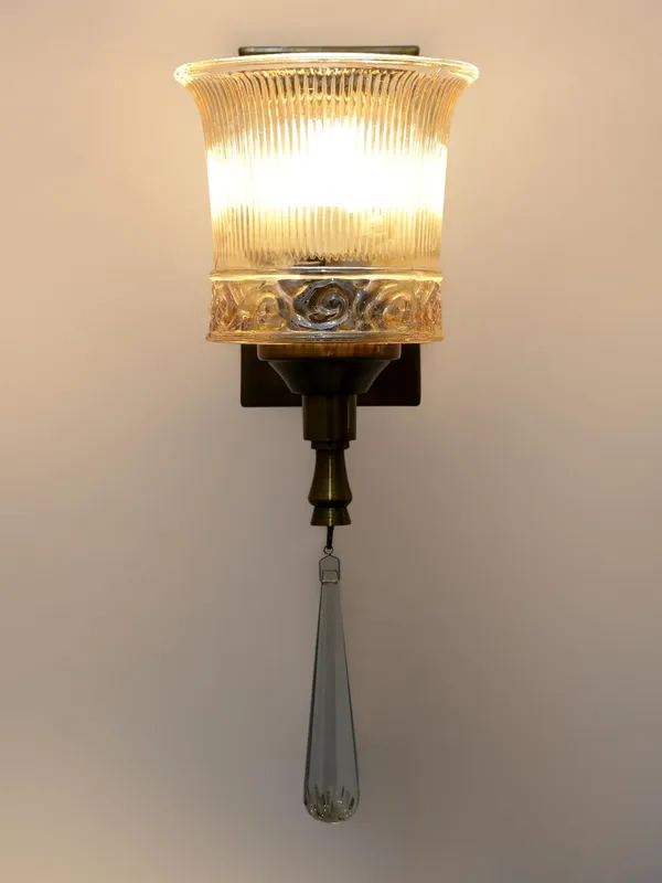 Metal_And_Glass_Modern_White_Glass_Shade_Wall_Sconce
