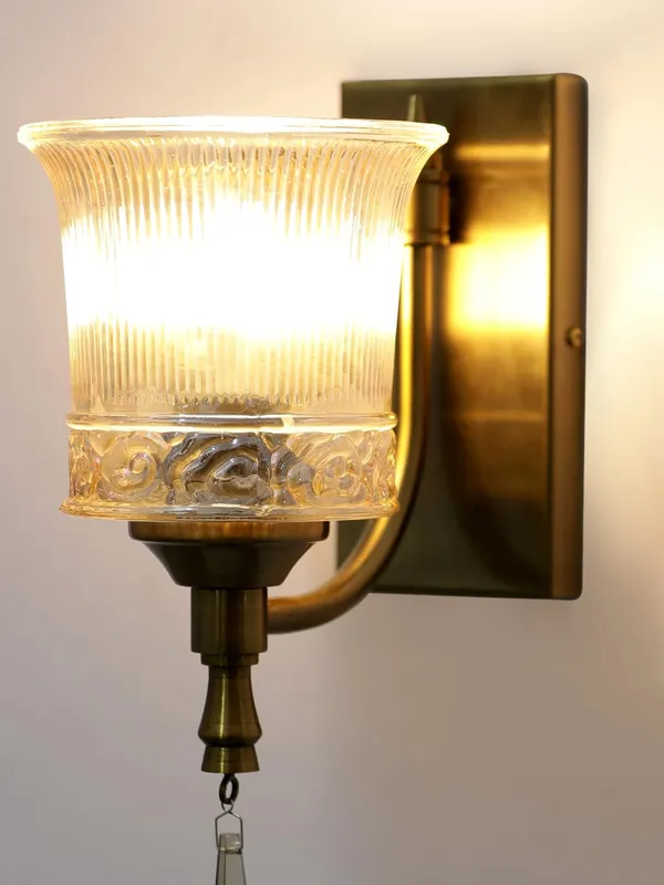 Metal_And_Glass_Modern_White_Glass_Shade_Wall_Sconce
