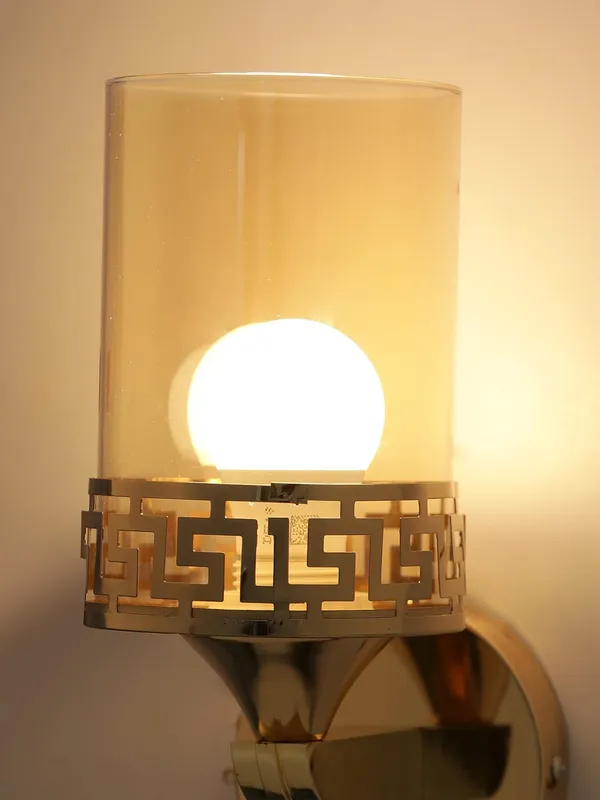 Metal_Amber_Glass_Gold_Decorative_Wall_Light
