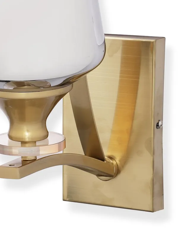 Metal_And_Glass_Modern_Smokey_Glass_Shade_Wall_Sconce